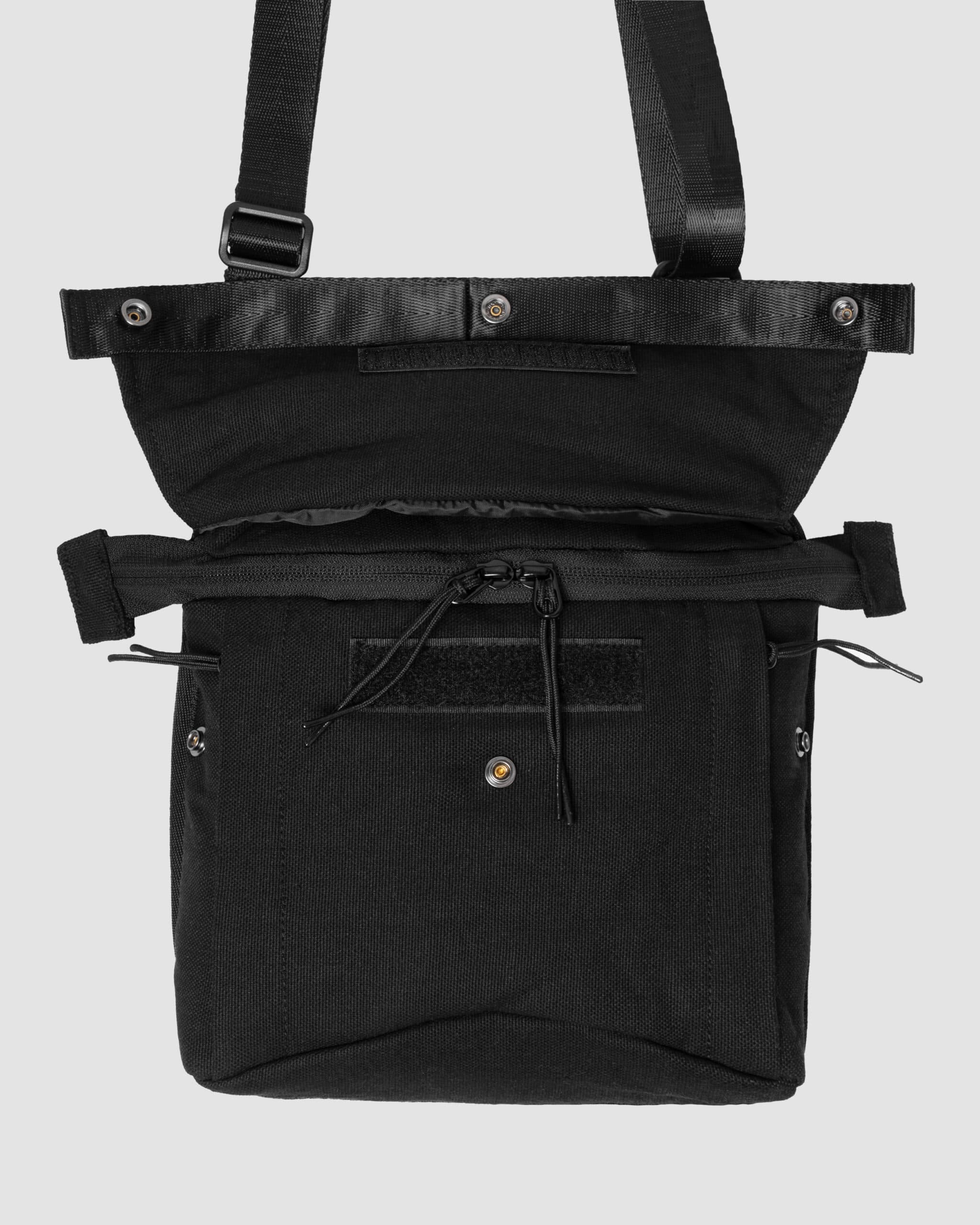 AC - Fallschierm Sling Bag Black - Image 4